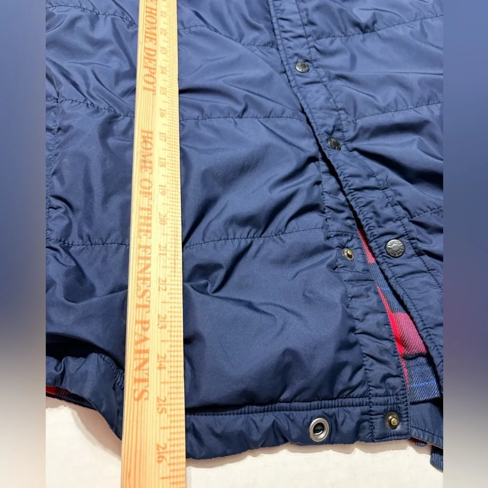 The North Face Reversible Red Blue Plaid Flannel Men's Puffer Shaket Lightweight